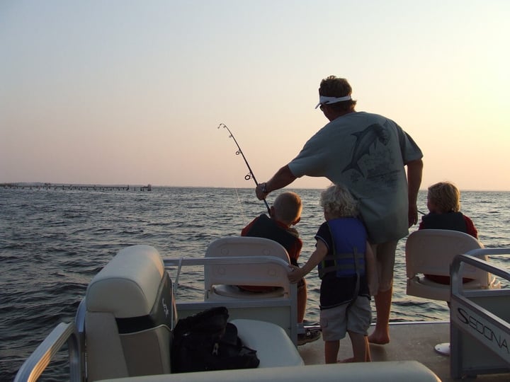 kids fishing in Choctawhatchee Bay in Destin FL