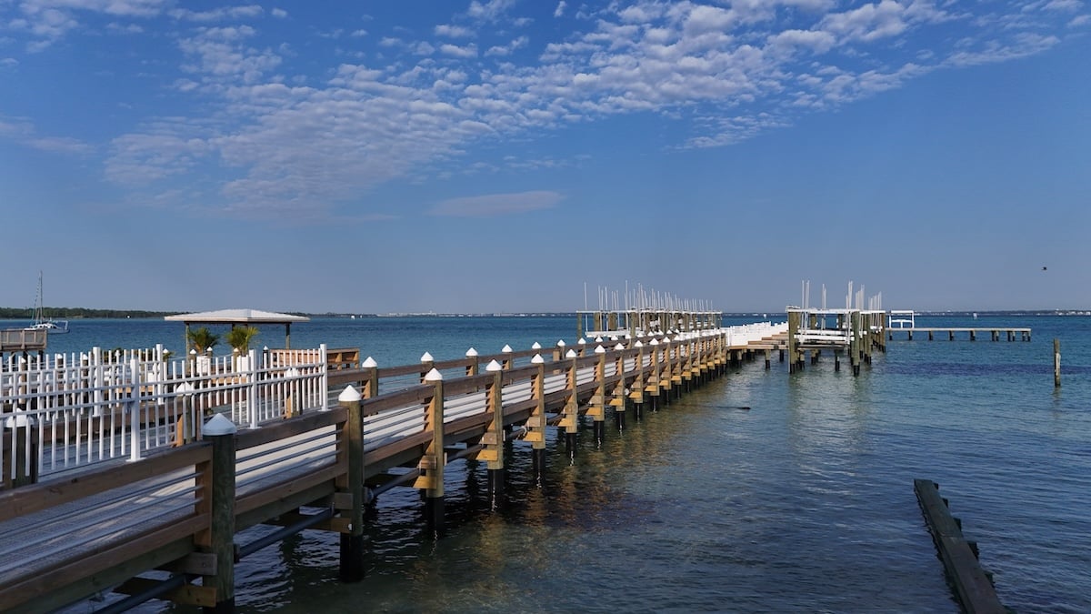 long dock leading to lift slips in destin fl
