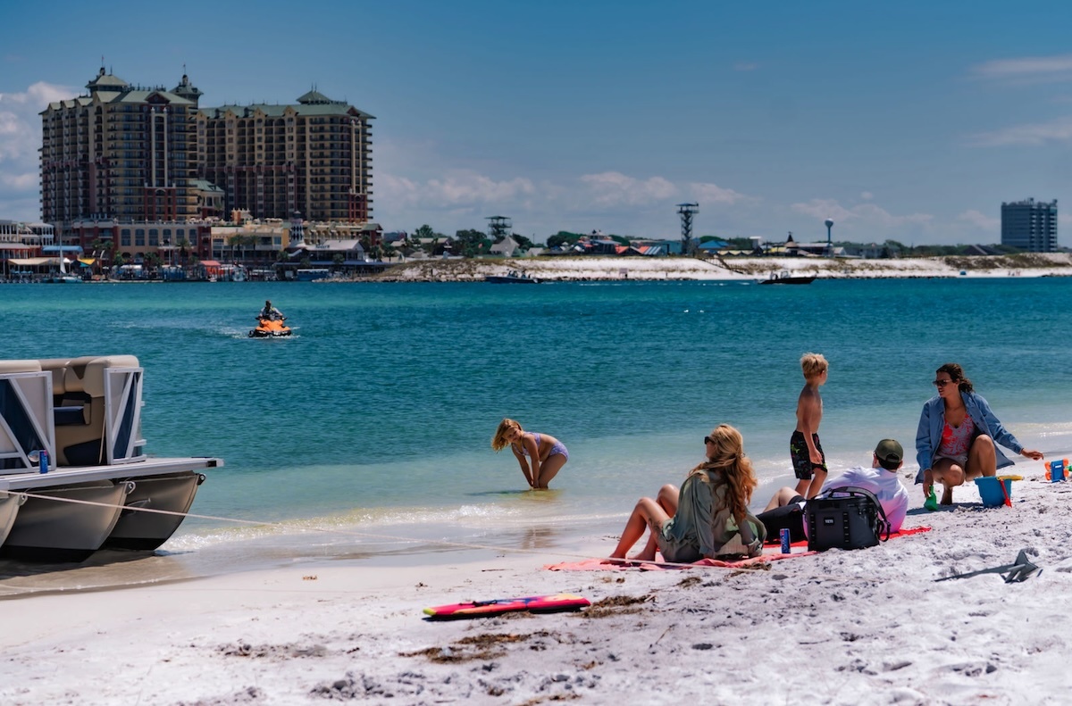 places to explore when you rent a boat in destin